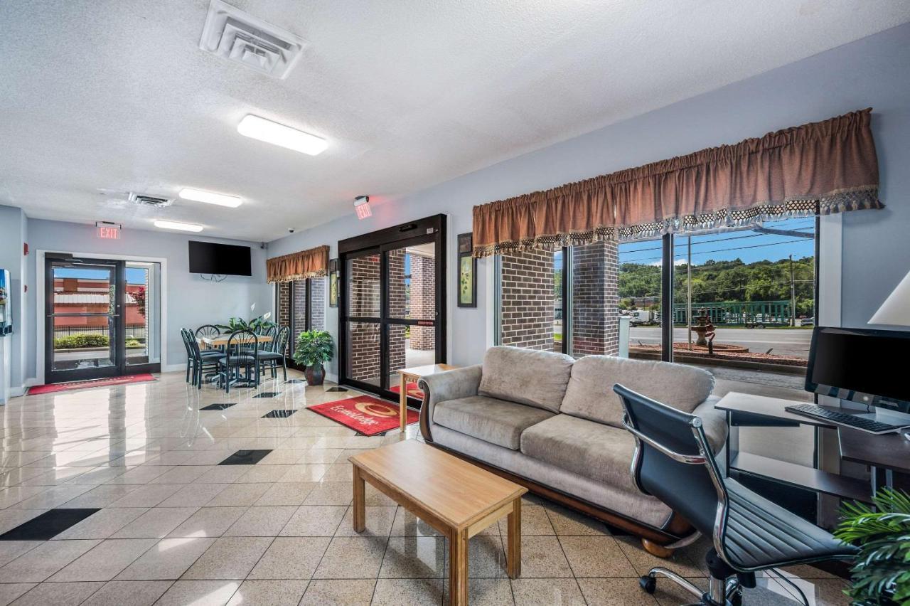 Econo Lodge Inn&Suites Huntsville Extérieur photo