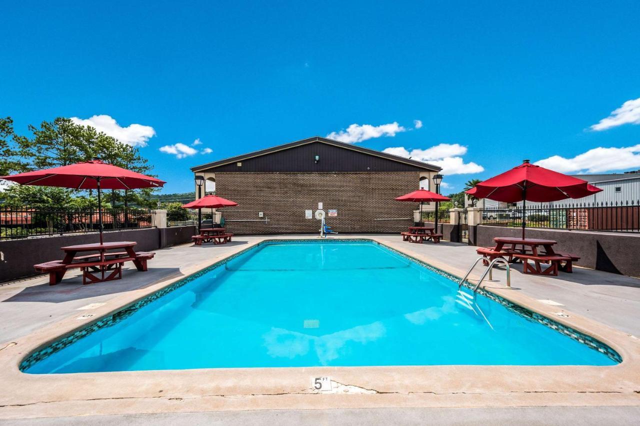 Econo Lodge Inn&Suites Huntsville Extérieur photo