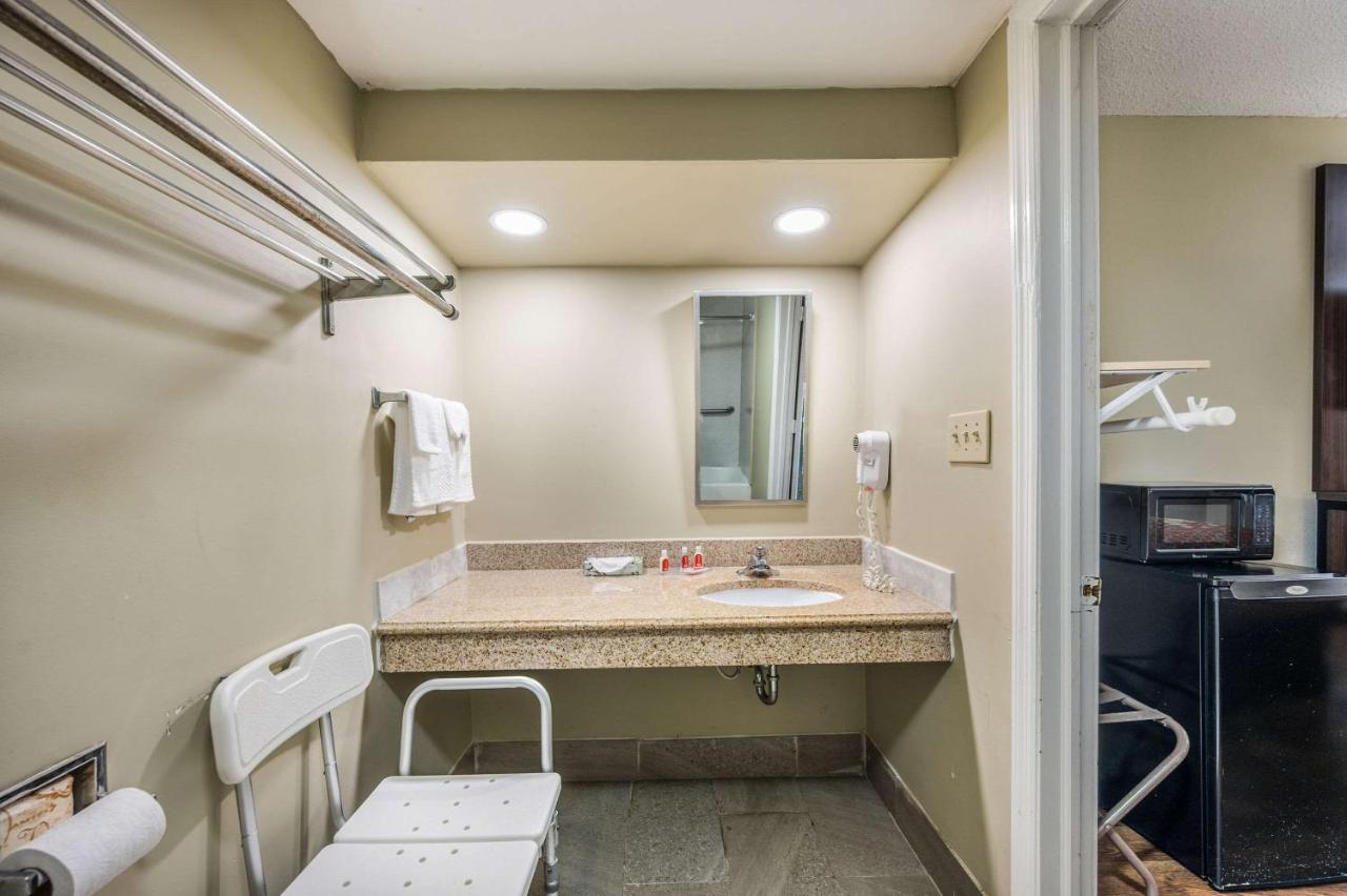 Econo Lodge Inn&Suites Huntsville Extérieur photo