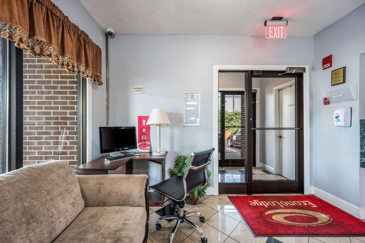 Econo Lodge Inn&Suites Huntsville Extérieur photo