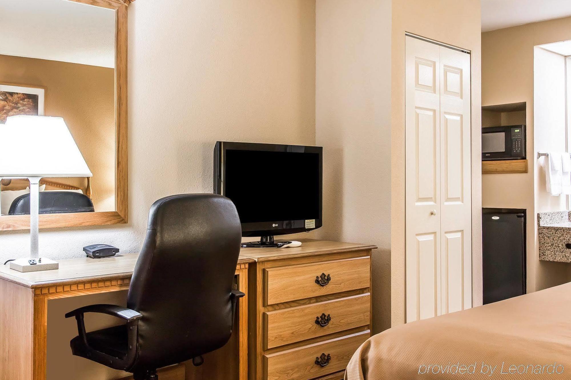 Econo Lodge Inn&Suites Huntsville Extérieur photo